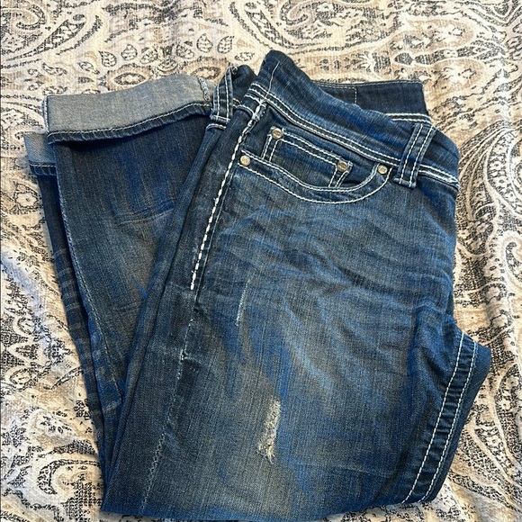 Buckle BKE Culture Medium Wash Capri Cuffed Denim - Picture 1 of 4